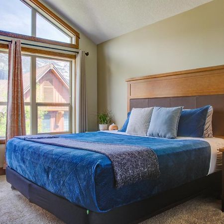Fire Mountain Two Bedroom Condo Canmore Esterno foto