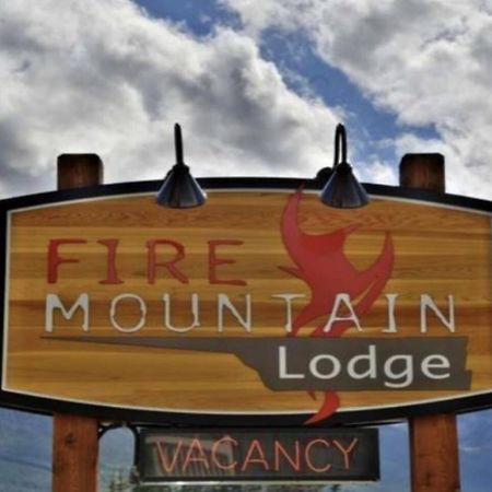 Fire Mountain Two Bedroom Condo Canmore Esterno foto