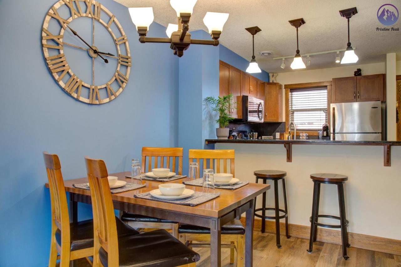 Fire Mountain Two Bedroom Condo Canmore Esterno foto
