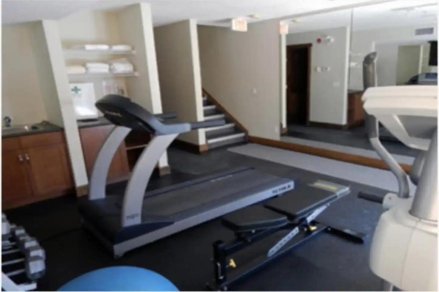 Fire Mountain Two Bedroom Condo Canmore Esterno foto